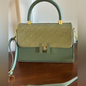 Very Cute Green Handbag/Shoulder bag